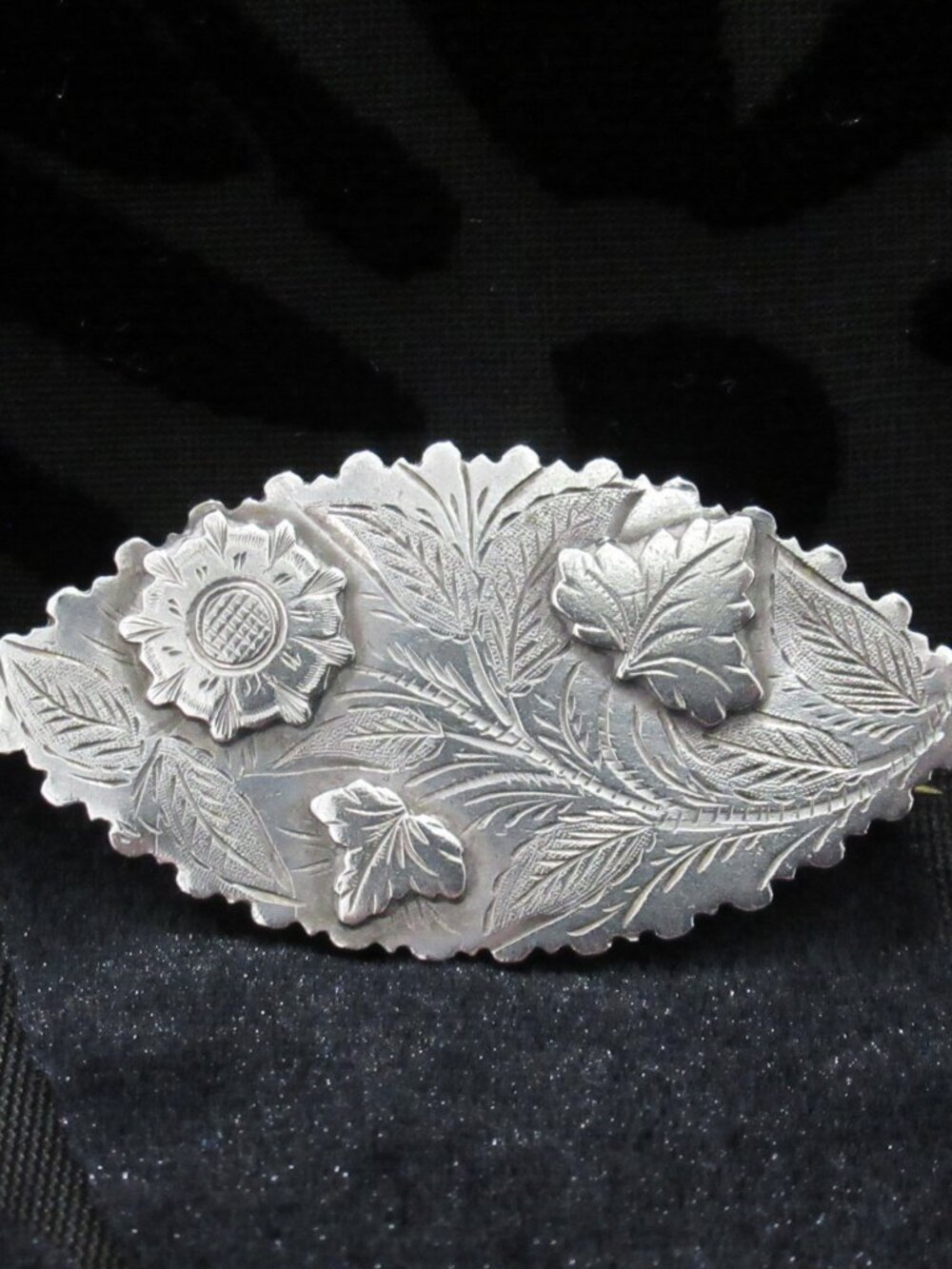 Victorian 2" Oval Silver Aesthetic Style Brooch Flower Leaves Foliage Sweetheart